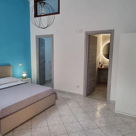 Grazioso Appartamento -Centro Storico Vic Strit ปอซซุออลี ภายนอก รูปภาพ