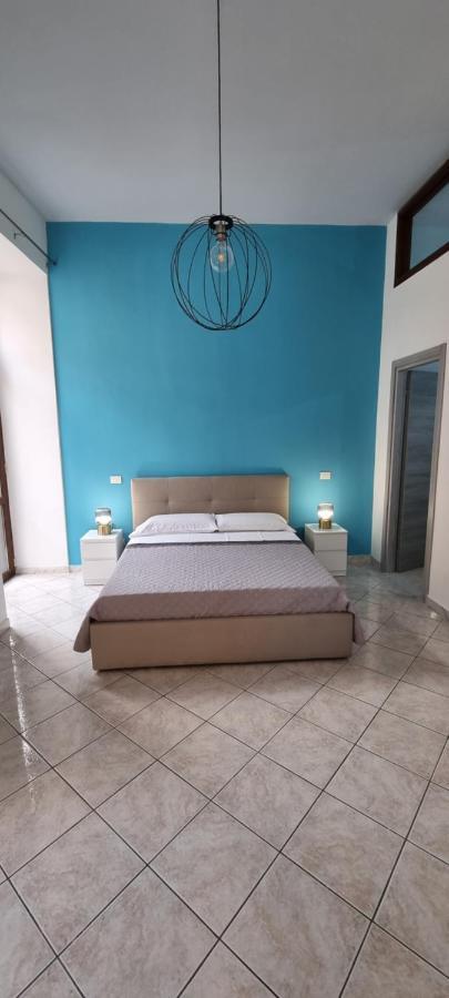 Grazioso Appartamento -Centro Storico Vic Strit ปอซซุออลี ภายนอก รูปภาพ