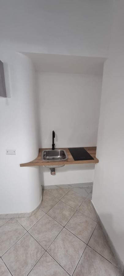 Grazioso Appartamento -Centro Storico Vic Strit ปอซซุออลี ภายนอก รูปภาพ