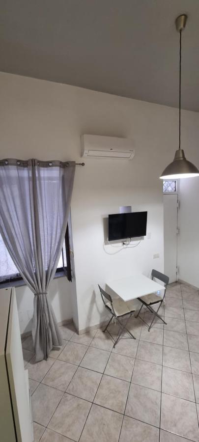 Grazioso Appartamento -Centro Storico Vic Strit ปอซซุออลี ภายนอก รูปภาพ